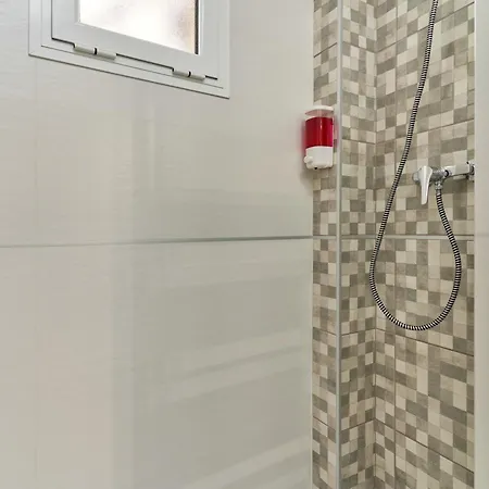 Boutique B1 Street Level נרחה