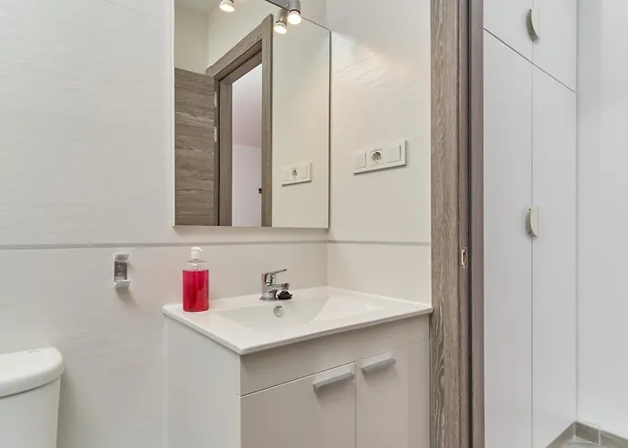 Boutique B1 Street Level * Nerja